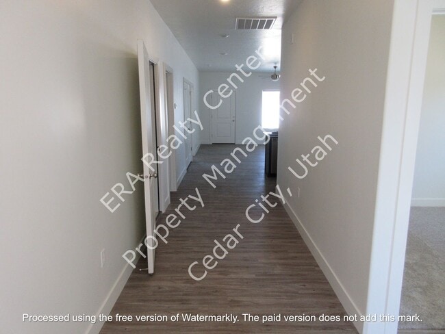 Building Photo - 2258 N 550 W