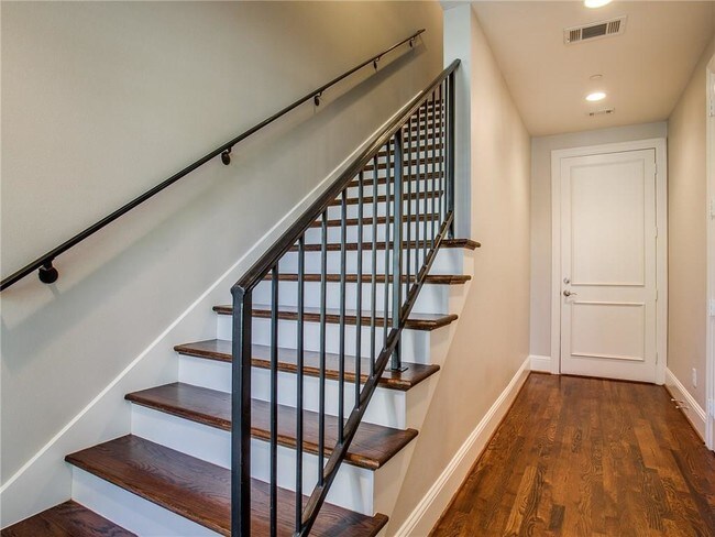 Foto del edificio - 4502 Holland Ave