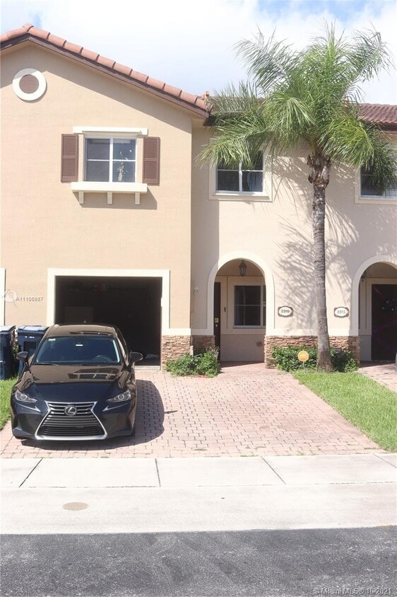 8919 SW 220th St, Cutler Bay, FL 33190 Townhome Rentals in Cutler Bay