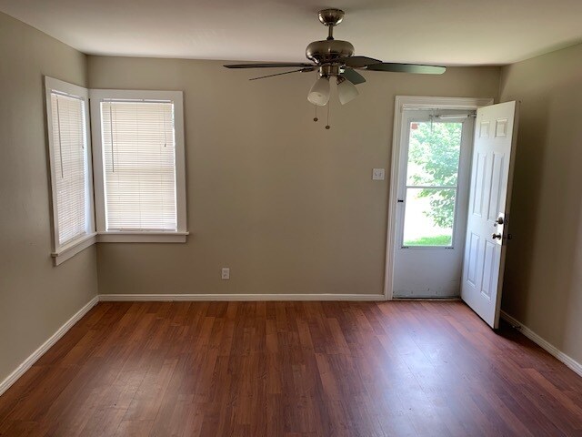 Foto del edificio - 3106 Akron Ave