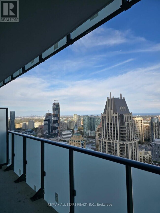Building Photo - 430-4430 Square One Dr
