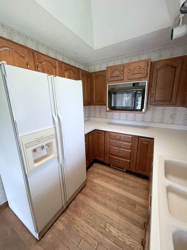 Foto del edificio - Country Charm Large 2-Bedroom Duplex in Mi...