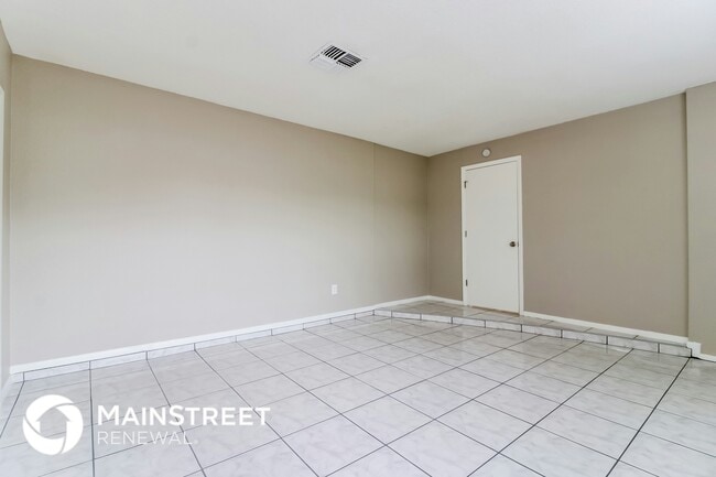 Building Photo - 4211 Montano Ave