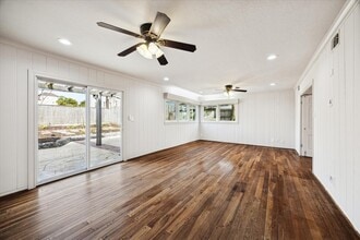 Building Photo - 2506 Avalon Pl