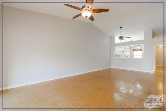Foto del edificio - ***2+DEN/2 BATH***CENTRAL NAPLES***CYPRESS...
