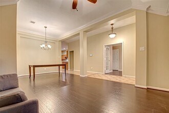 Building Photo - 4611 Summer Lakes