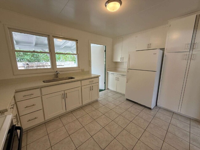 Building Photo - 2BR/1BA Cottage in Ewa Beach
