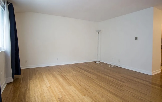 Sala de estar - 8130 Redlands St