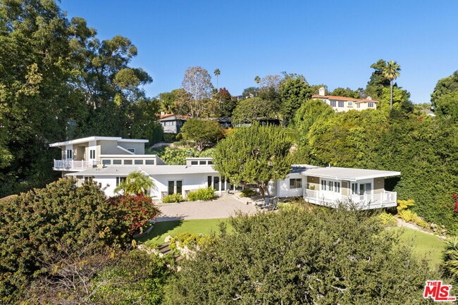 Foto del edificio - 11215 Sunset Blvd