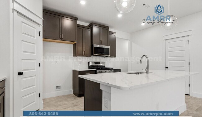Foto del edificio - Your Dream Home Awaits! Spacious 4-Bedroom Modern Home with Open-Concept Living