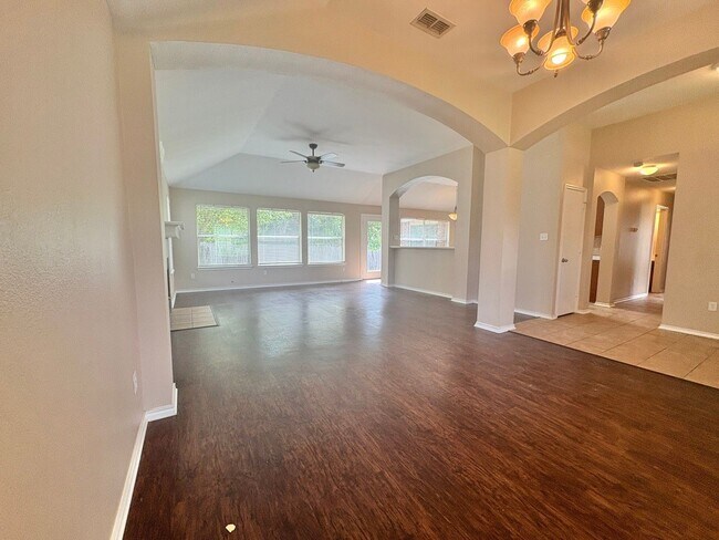 Foto del edificio - 3 Bedroom 2 Bathroom Home in South Tyler!