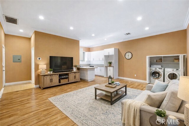 Foto del edificio - 15549 Ludlow St