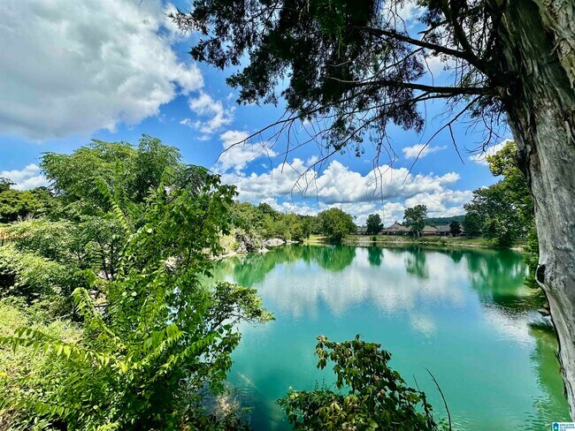 Foto del edificio - 277 Creekside Ln