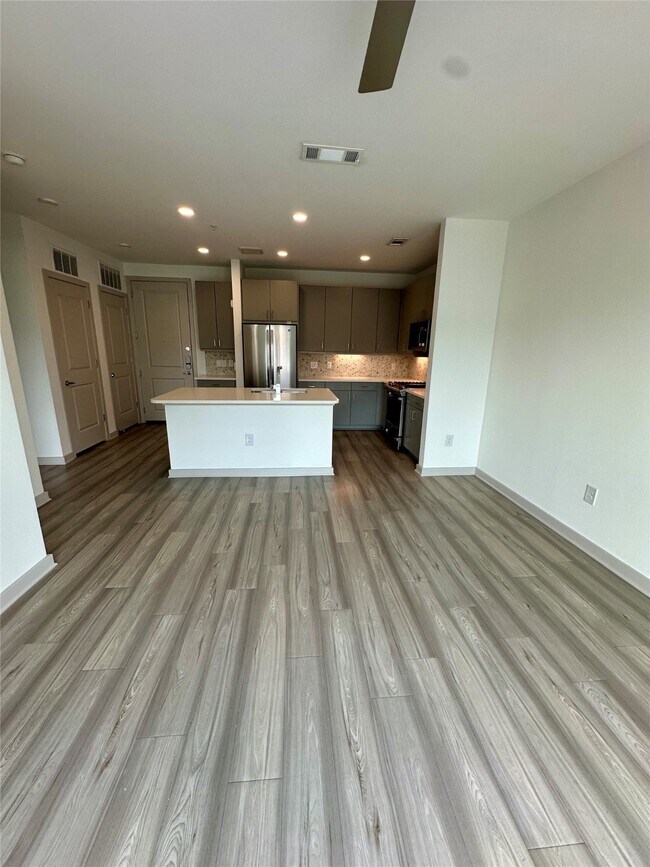 Foto del edificio - 3636 W Dallas St