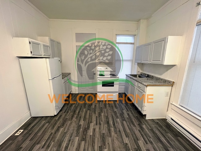 Salem St - Salem St Apartment