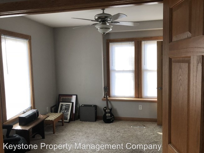 Building Photo - 3 br, 3 bath House - 830 E. Fairchild Street