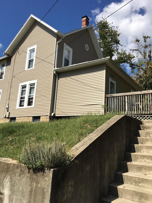 Building Photo - 98 N Lancaster St