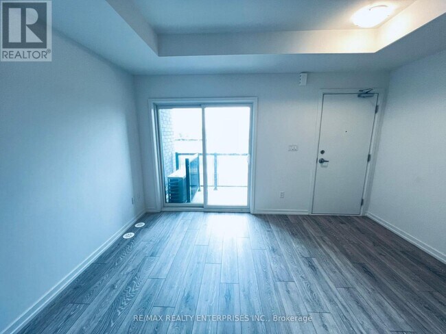 Building Photo - 14-14 Lytham Grn Cir
