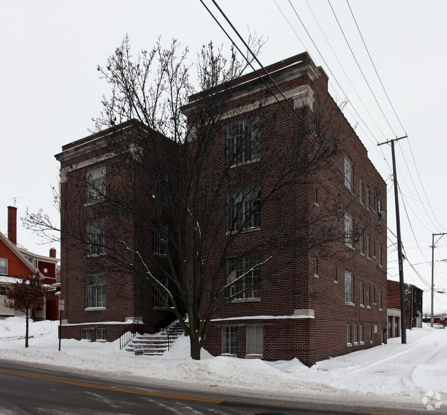 42 Jefferson St, Tiffin, OH 44883 Apartments in Tiffin, OH