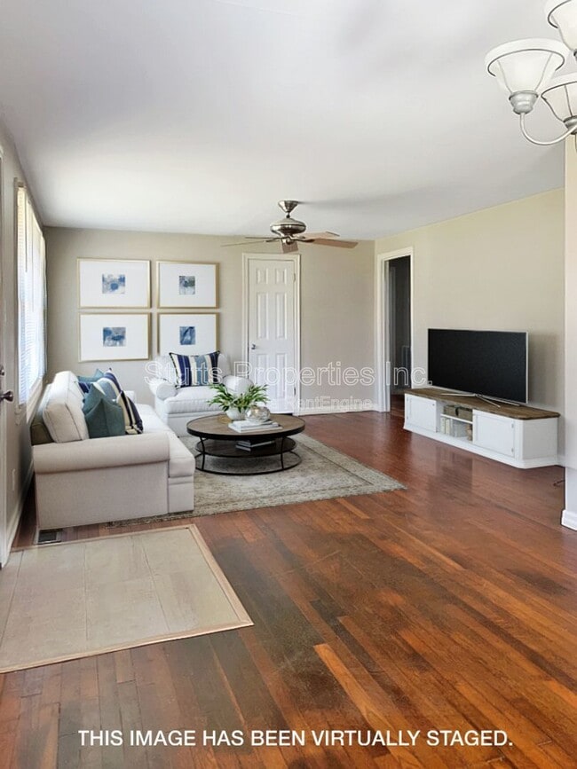 Foto del edificio - 106 Hackett Ct