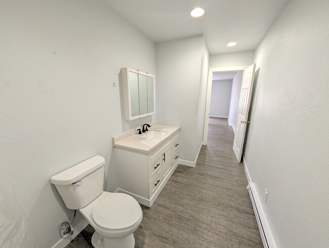 Foto del edificio - 102 S Main St