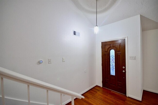 Foto del edificio - 1118 Lexington Blvd