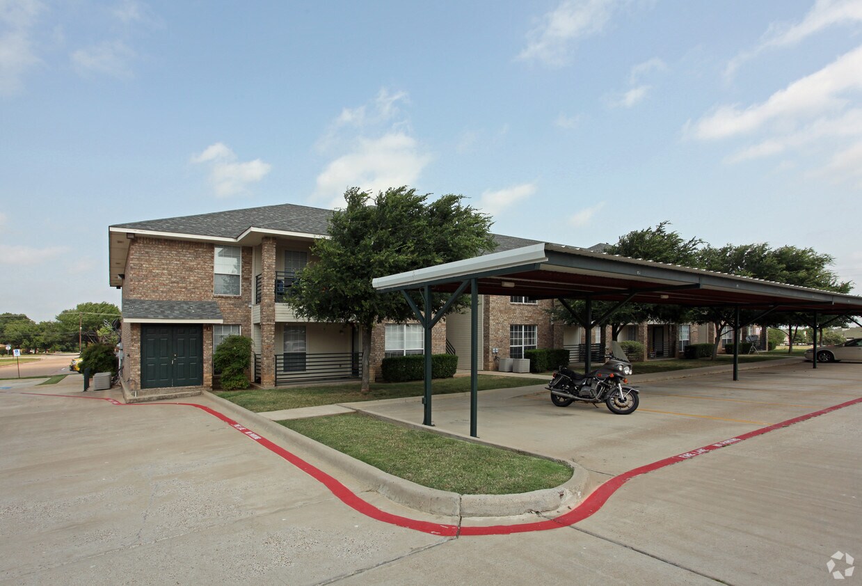 Henderson Place Apartments Midlothian, TX