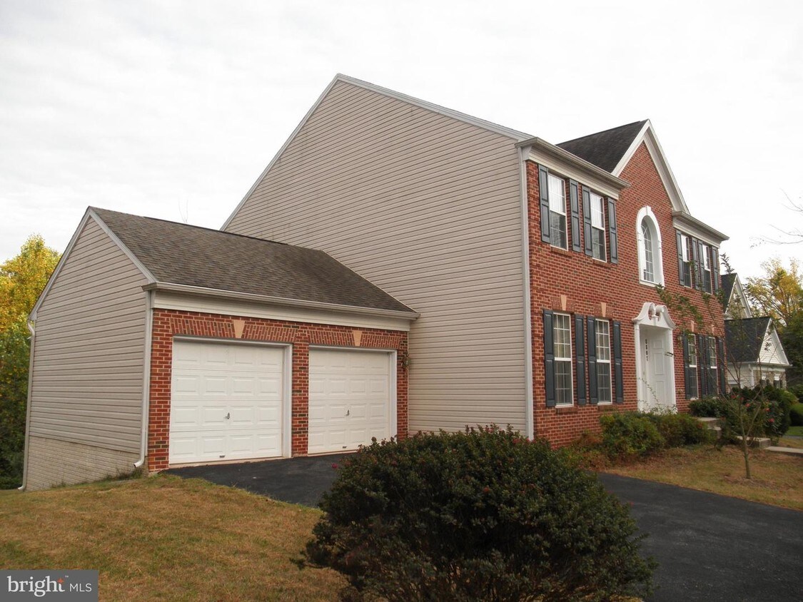 Foto principal - 8807 Baileys Ct