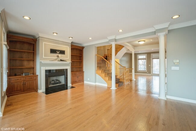 Building Photo - 2032 Valor Ct