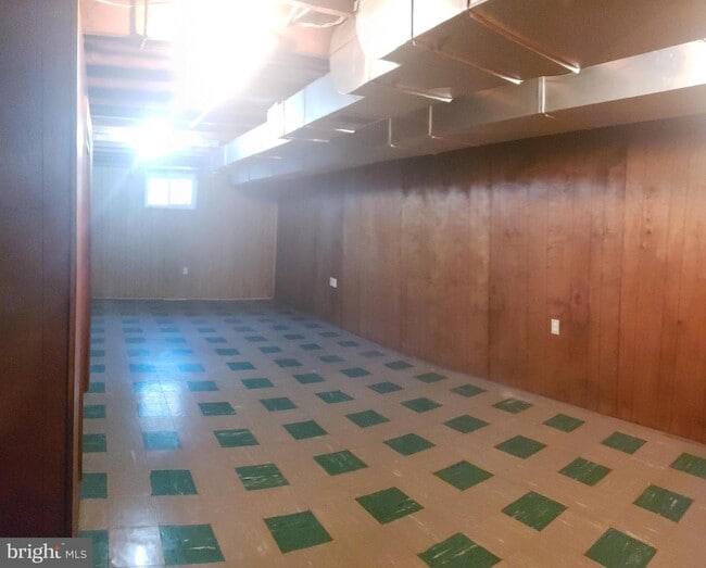 Building Photo - 842 Noland Dr