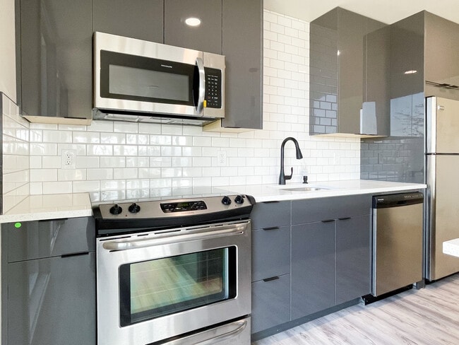 Building Photo - Canyon View Apartments