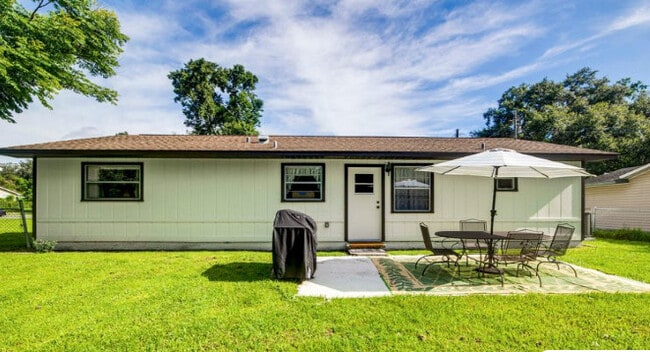 Foto del edificio - 20126 Suncrest Dr