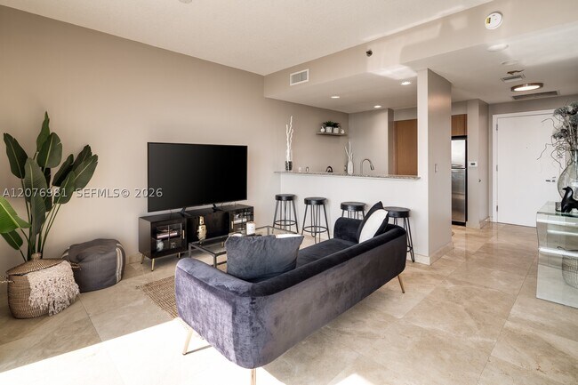 Building Photo - 1060 Brickell Ave