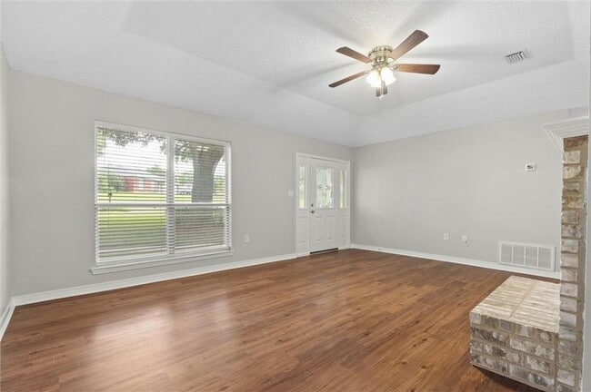 Building Photo - 7260 Pecan Terrace Dr
