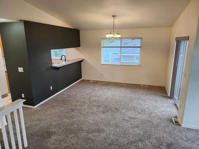 Photo - 705 Pearl Dr Apartment