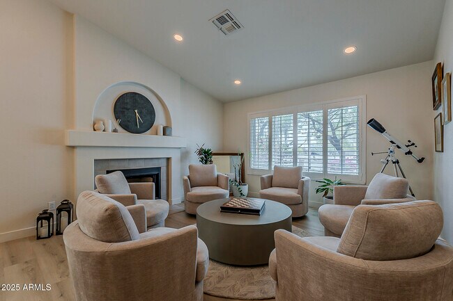 Building Photo - 4730 E Desert Cactus St