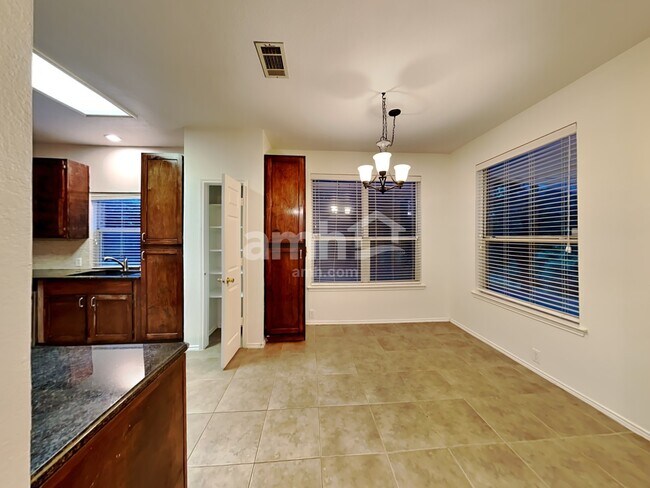 Foto del edificio - 174 Murphy Ct