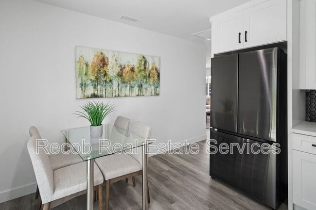 Foto del edificio - 6634-6644 Rockglen Ave