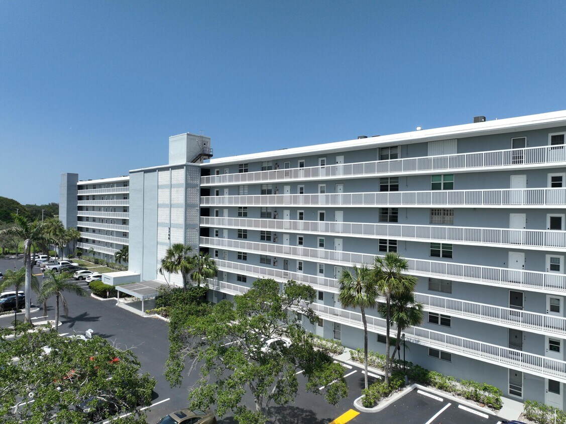 Primary Photo - 5700 NW 2nd Ave
