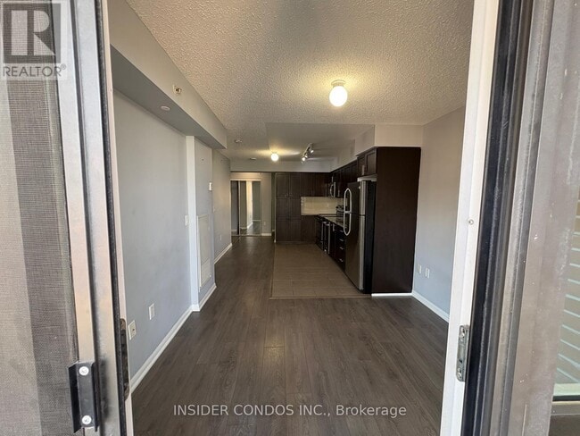 Building Photo - 800-800 Lawrence Ave W