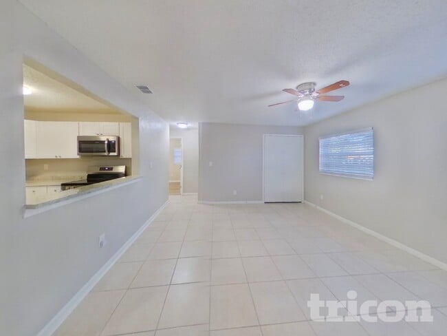 Building Photo - 10002 N 24th St