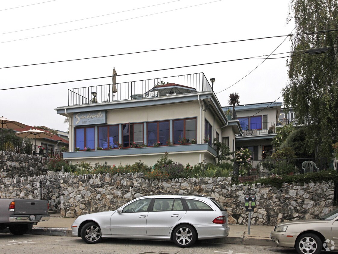 Building Photo - Sandcastle Inn Apartments
