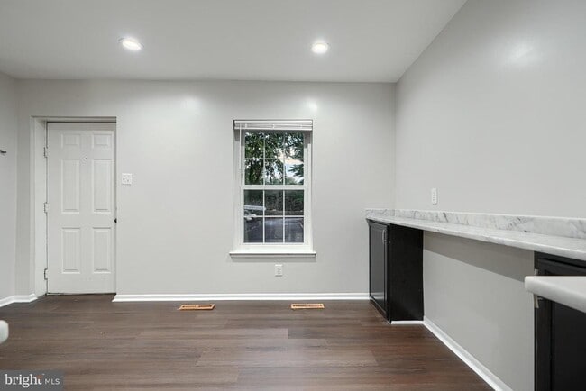 Building Photo - 8704 Tamar Dr