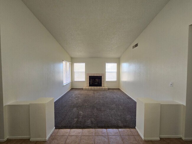 Foto del edificio - Northwest Sterling Springs