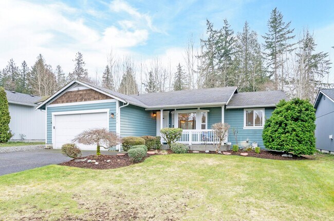 Building Photo - Spacious 3-Bedroom Home with Deck & Fenced Yard