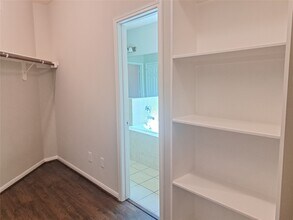 Building Photo - 26315 Fox Ridge Ln