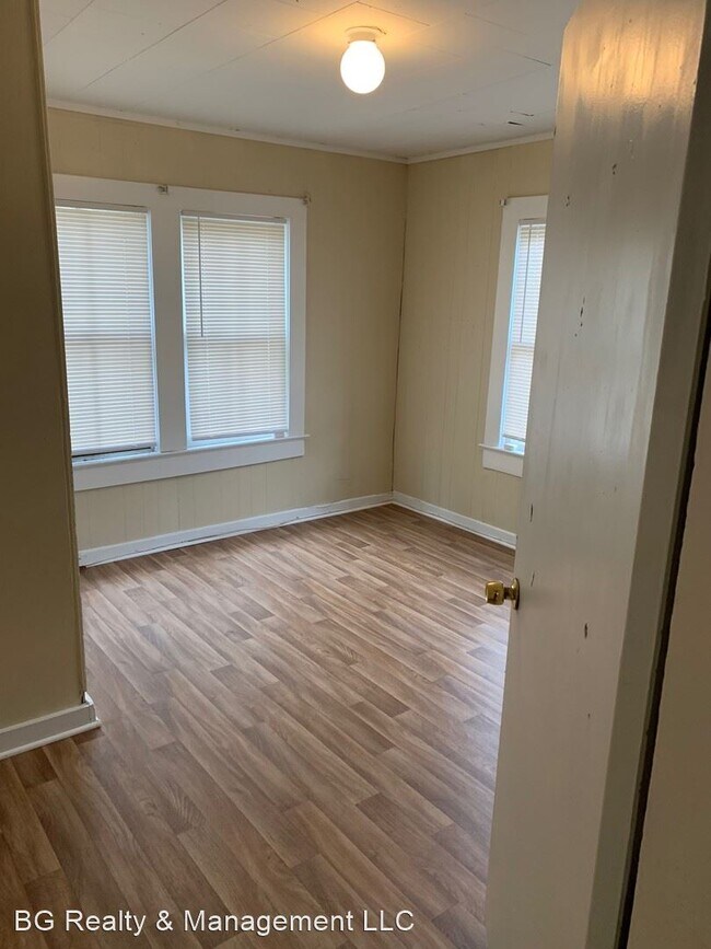Foto del edificio - 3 br, 1.5 bath House - 309 E Cedar Street