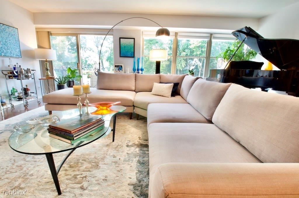 Primary Photo - 1 br, 1 bath Condo - 25 E 40th St Apt 3F # 3F