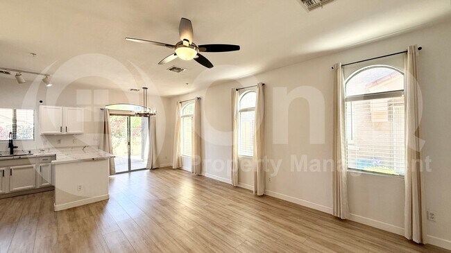 Foto del edificio - 16620 S 48th St
