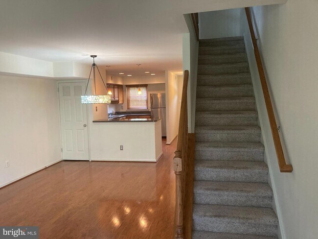 Foto del edificio - 2 Barclay Ct